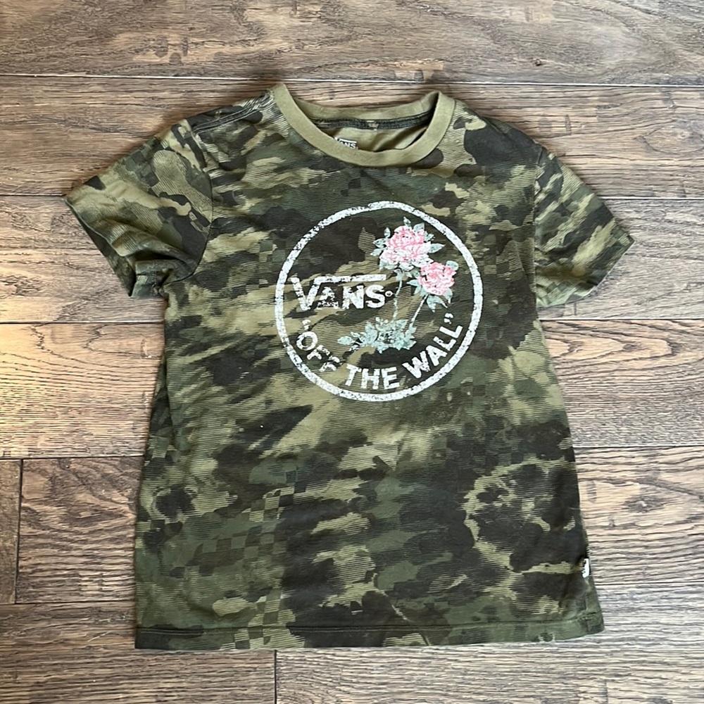 Vans Woman’s Camo Tee with Floral Design